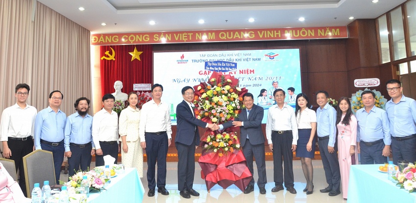 Trường Đại học Dầu khí Việt Nam tổ chức gặp mặt kỷ niệm Ngày Nhà giáo Việt Nam