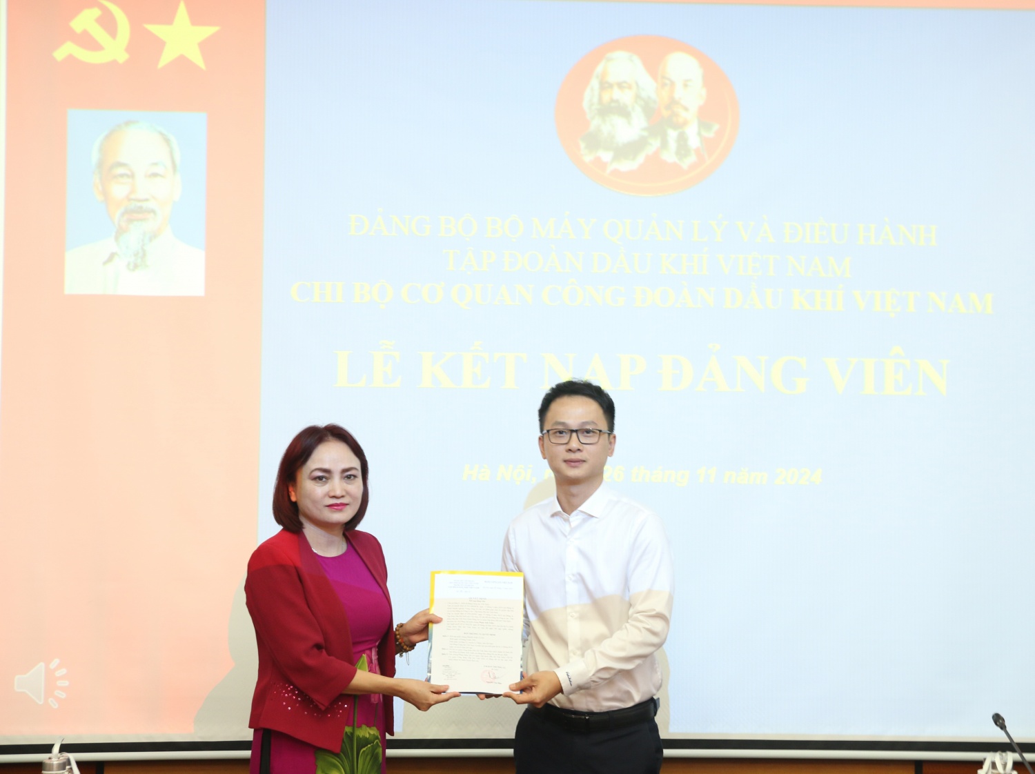 Chi bộ Cơ quan Công đoàn DKVN tổ chức Lễ kết nạp Đảng viên mới