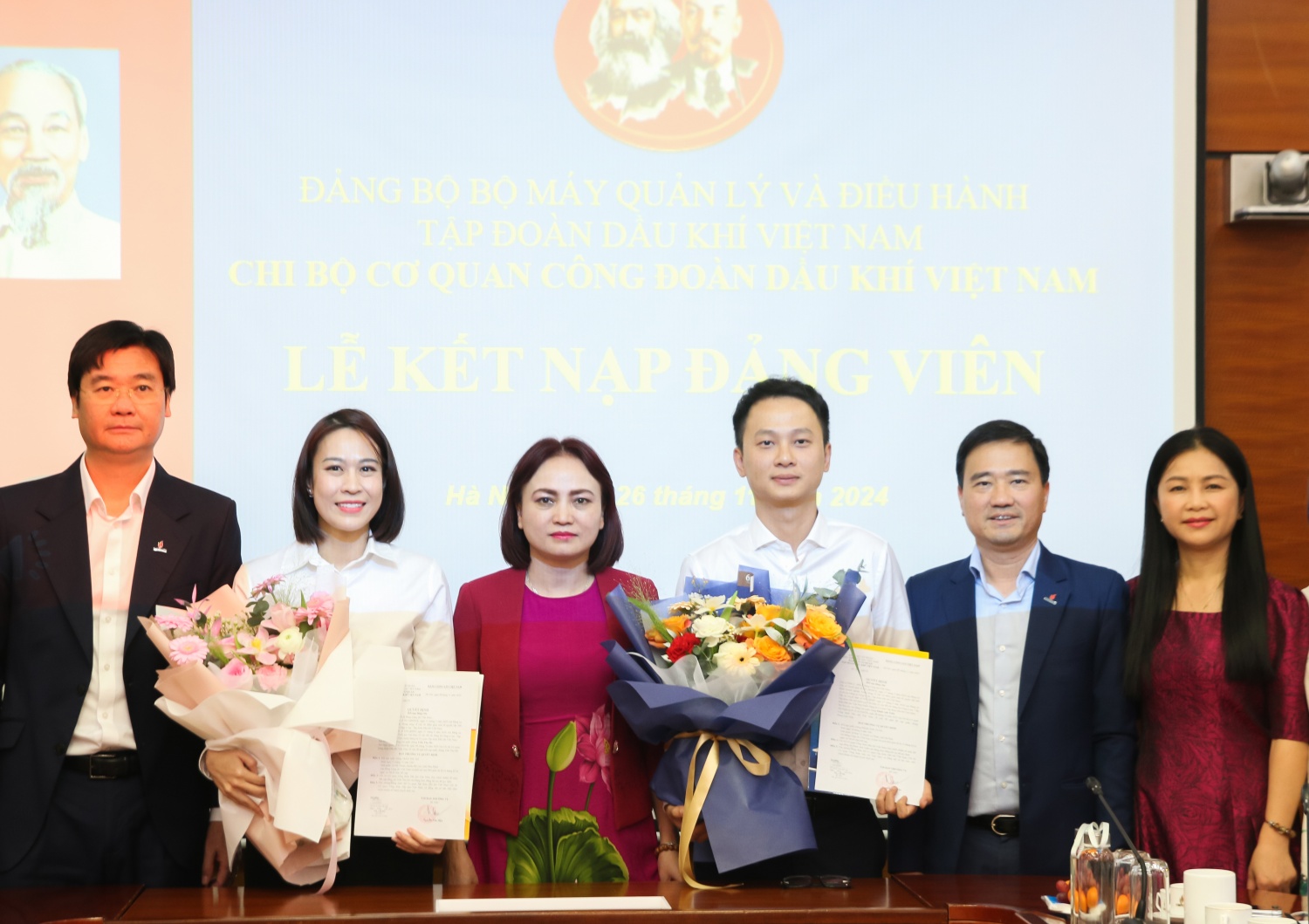 Chi bộ Cơ quan Công đoàn DKVN tổ chức Lễ kết nạp Đảng viên mới