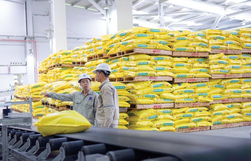 Sản xuất phân bón tại Nhà máy Đạm Phú Mỹ - Petrovietnam
