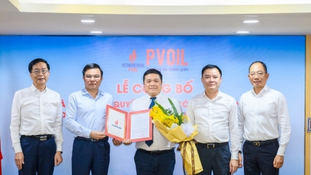 Công bố quyết định Phó Bí thư Đảng ủy, Tổng Giám đốc PVOIL