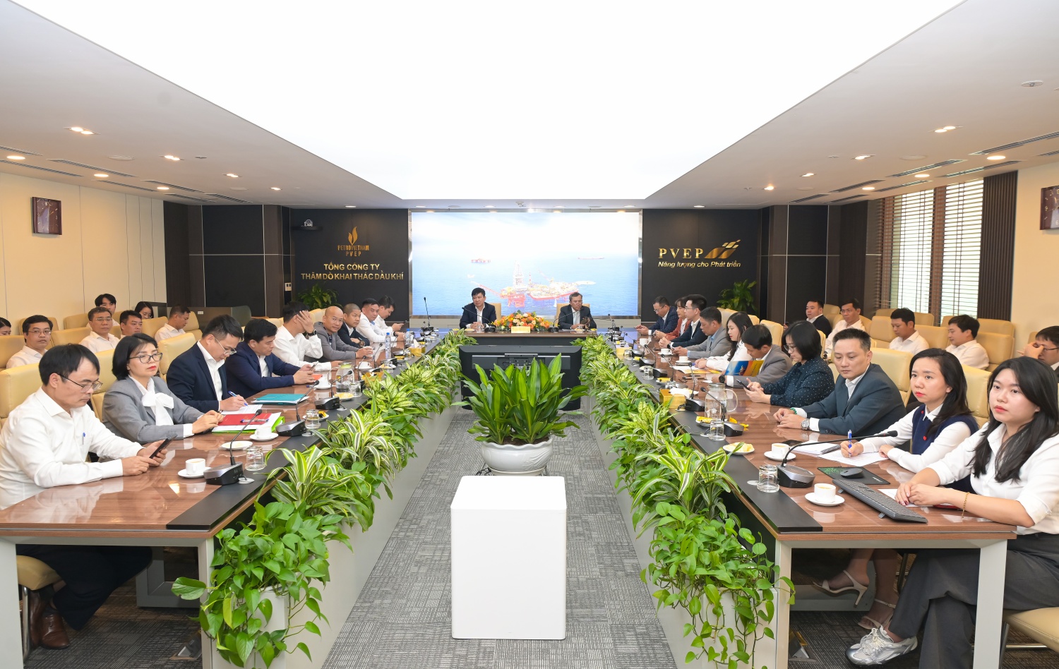 PVEP phát động thi đua “30 ngày tăng tốc - Vượt mốc thành công”