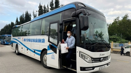 BSR đưa vào vận hành xe đưa đón CBCNV đi làm hành chính tuyến Tam Kỳ - NMLD Dung Quất