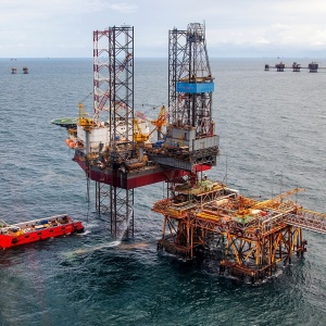 Thu ngân sách nhà nước từ dầu thô vượt 14,5% dự toán trong 11 tháng