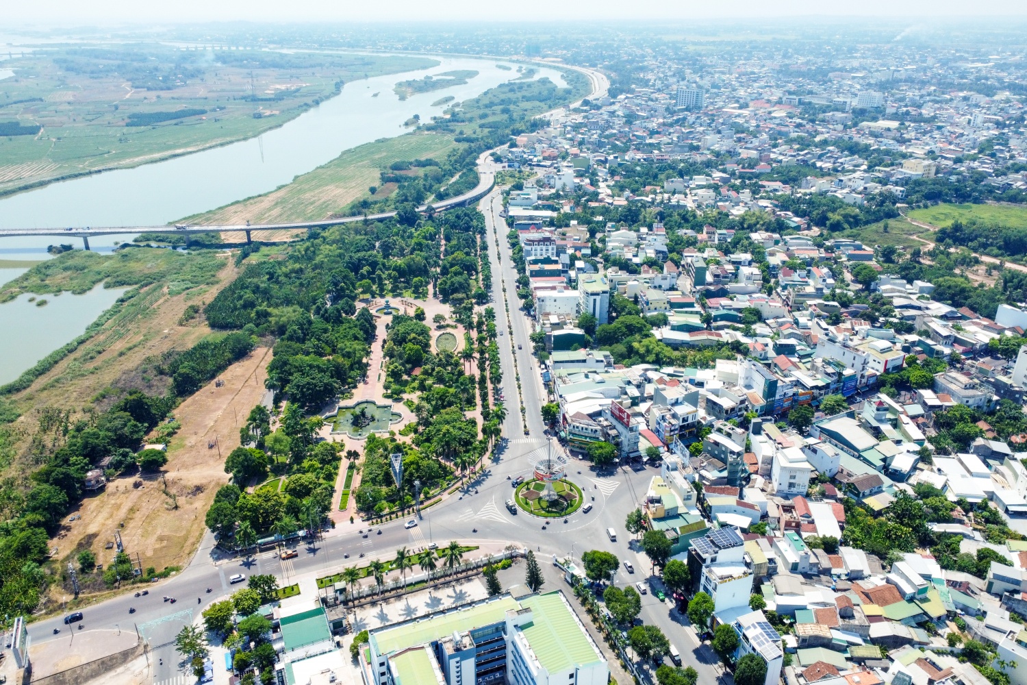 Vượt nhiều khó khăn, tỉnh Quảng Ngãi vượt 15,5% kế hoạch trong thu ngân sách