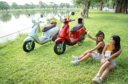 Chuyển sang sử dụng các phương tiện thân thiện với môi trường là yêu cầu cấp bách