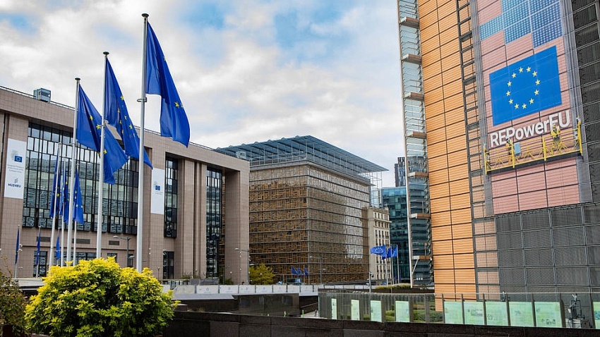 Hai thành viên EU không nhất trí về gói trừng phạt thứ 15 đối với Nga