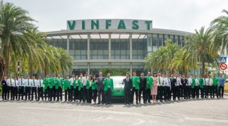 Taxi Mai Linh mua và thuê 3.999 ô tô điện VinFast từ GSM để chuyển đổi xanh