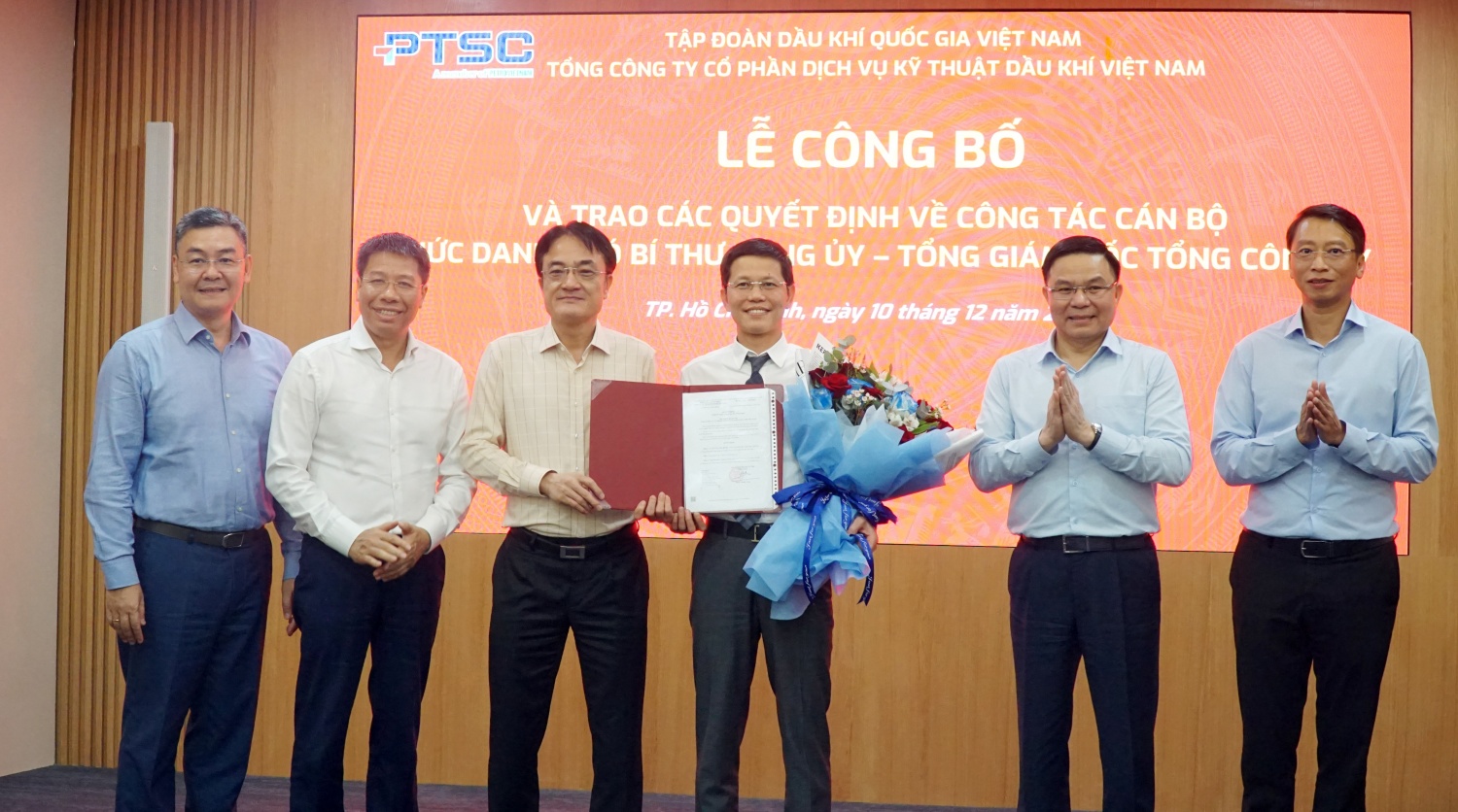 Công bố quyết định Phó Bí thư Đảng ủy, Tổng Giám đốc PTSC