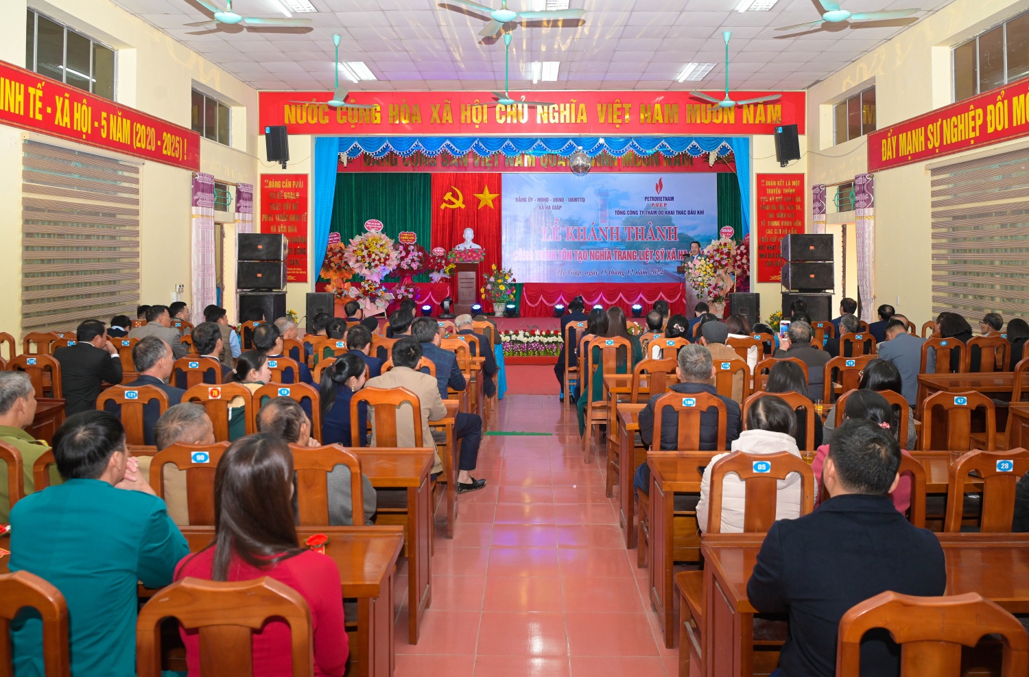 Petrovietnam/PVEP tôn tạo Nghĩa trang liệt sĩ và tài trợ kinh phí tu sửa trường học xã Hạ Giáp, Phú Thọ Petrovietnam/PVEP tôn tạo Nghĩa trang liệt sĩ và tài trợ kinh phí tu sửa trường học xã Hạ Giáp, Phú Thọ