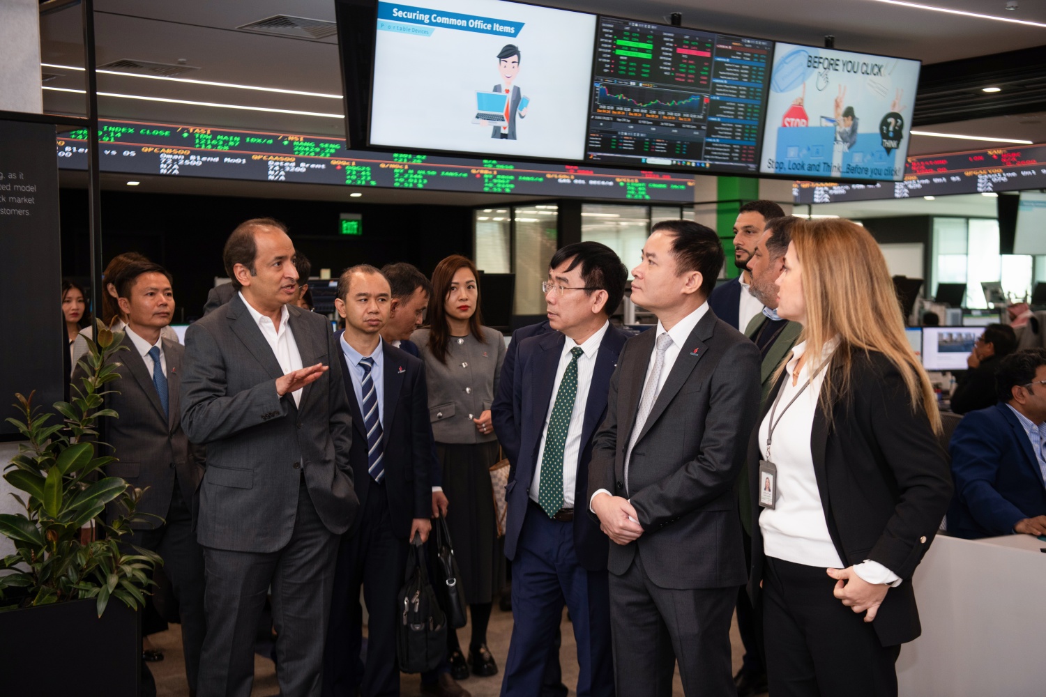 Petrovietnam và Saudi Aramco thúc đẩy hợp tác Petrovietnam và Saudi Aramco thúc đẩy hợp tác