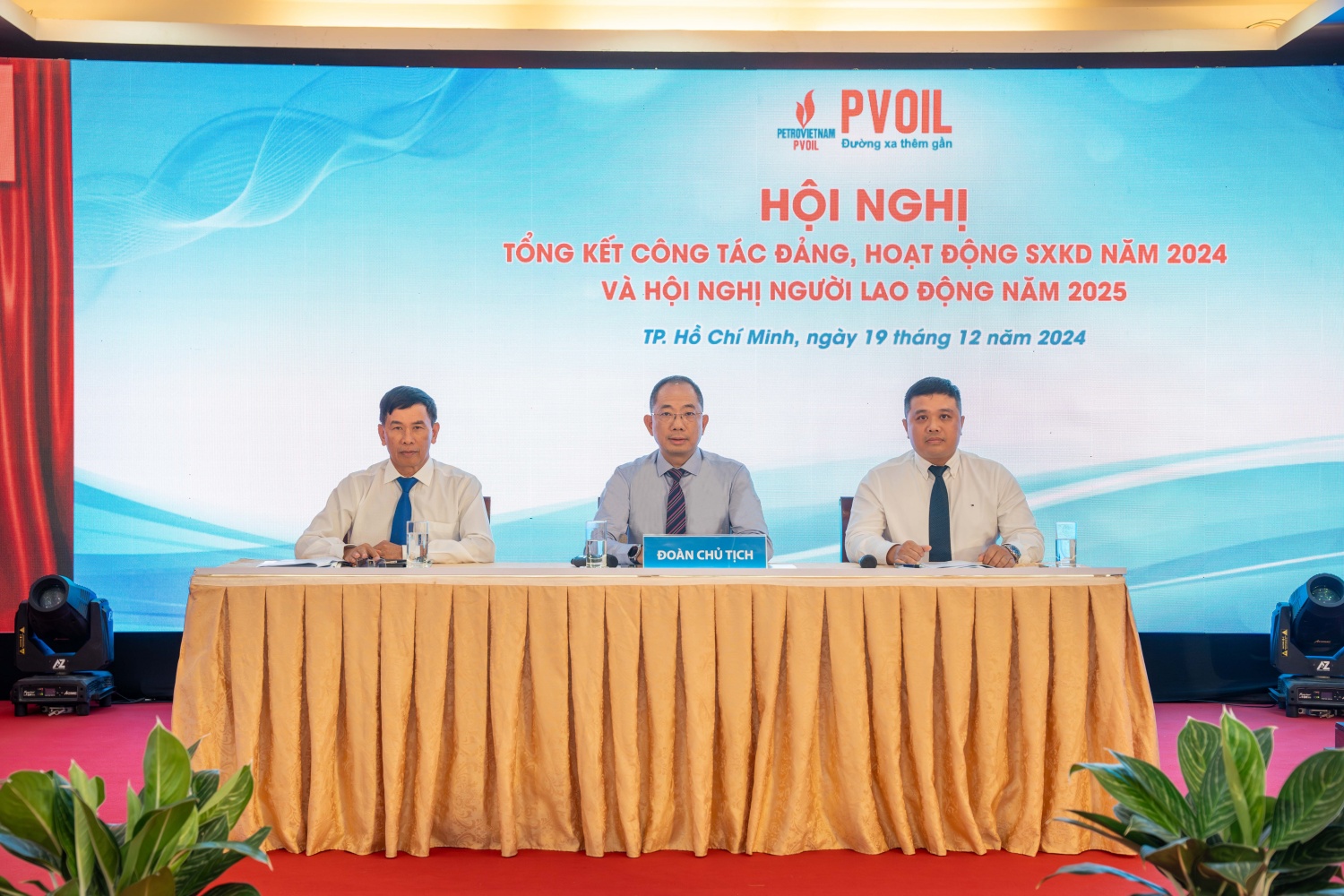 Đoàn Chủ tịch điều hành Hội nghị