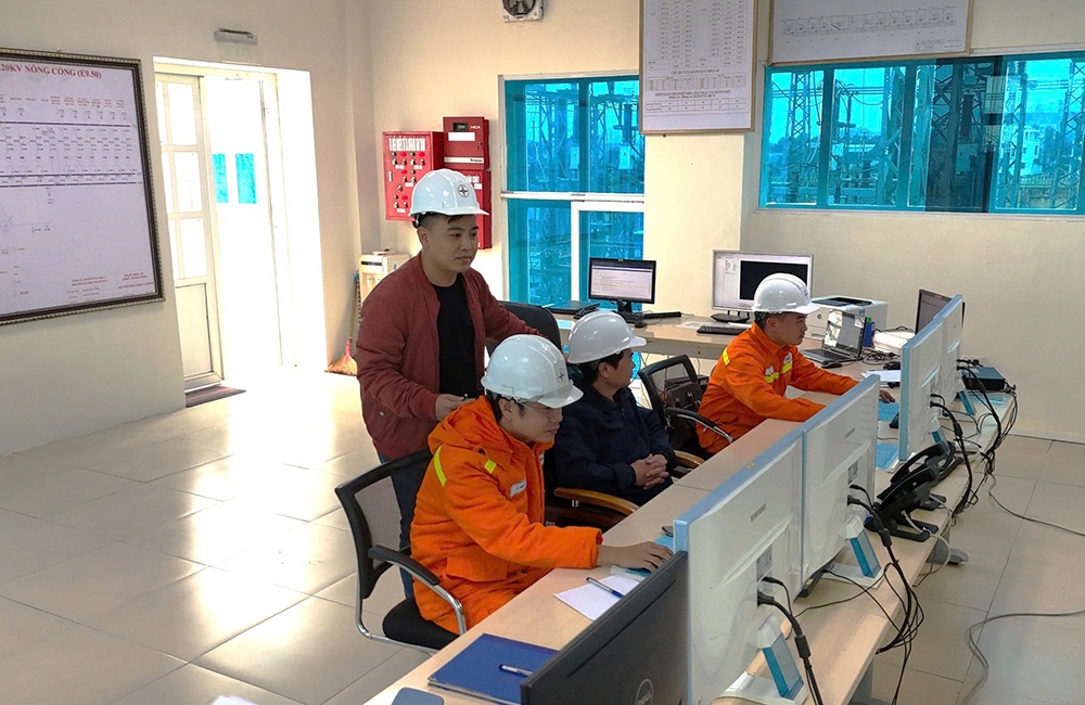 Đóng điện Dự án đường dây 220kV Nậm Sum - Nông Cống
