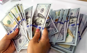 Điểm tin ngân hàng tuần qua: Giá vàng giảm mạnh, giá bán USD tại ngân hàng lập đỉnh mới