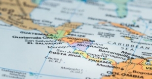 Tổng thống Trump đe dọa tiếp quản kênh đào Panama