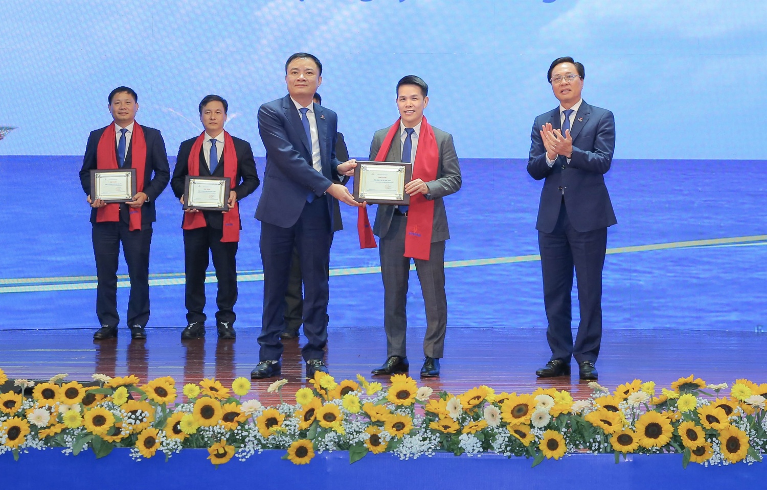 PV GAS nhận vinh danh của Petrovietnam cho đơn vị điển hình xuất sắc của Tập đoàn