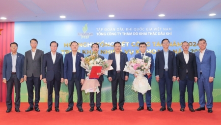 Công bố và trao quyết định về công tác cán bộ cấp cao của PVEP