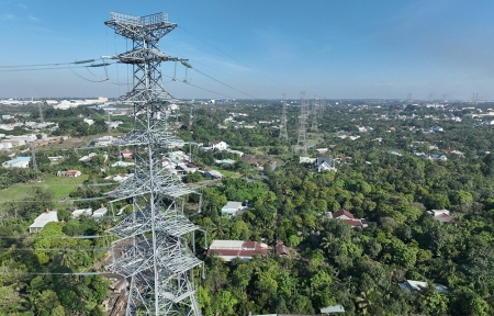 Đóng điện đường dây 220kV đấu nối Trạm biến áp 500kV Long Thành