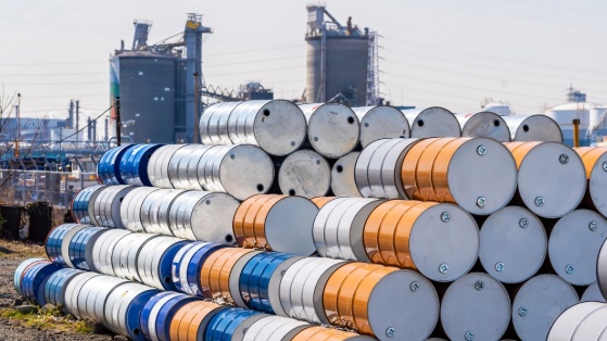 Những nguyên nhân đang kìm hãm đà tăng giá dầu vào năm 2025