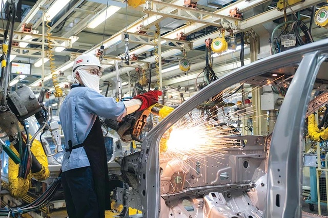 Tin tức kinh tế ngày 6/1: Sản xuất công nghiệp tăng cao nhất trong 4 năm qua