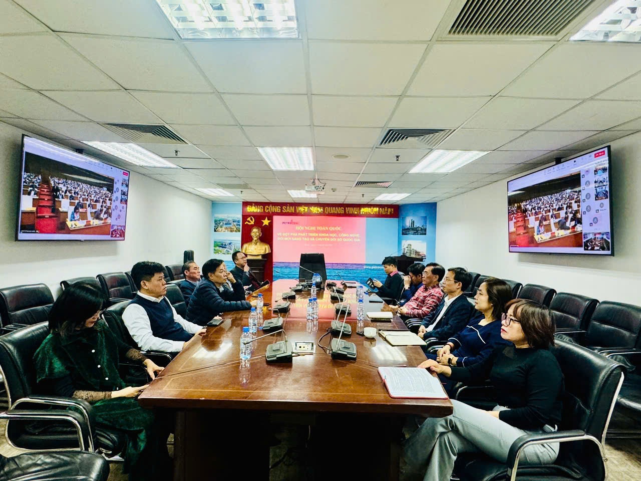 Petrovietnam tham dự Hội nghị toàn quốc về đột phá phát triển khoa học, công nghệ, đổi mới sáng tạo và chuyển đổi số quốc gia Petrovietnam tham dự Hội nghị toàn quốc về đột phá phát triển khoa học, công nghệ, đổi mới sáng tạo và chuyển đổi số quốc gia