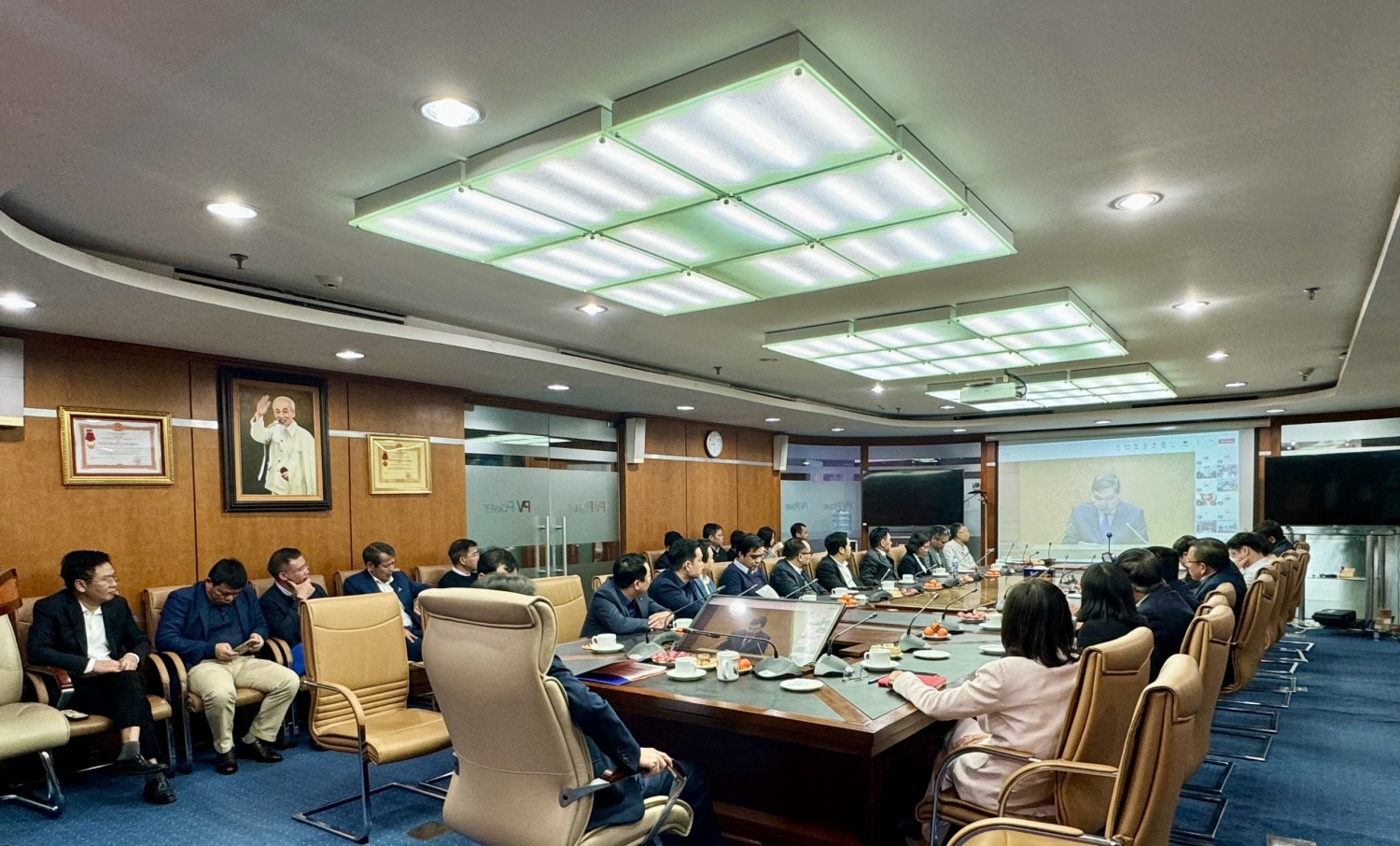 Petrovietnam tham dự Hội nghị toàn quốc về đột phá phát triển khoa học, công nghệ, đổi mới sáng tạo và chuyển đổi số quốc gia Petrovietnam tham dự Hội nghị toàn quốc về đột phá phát triển khoa học, công nghệ, đổi mới sáng tạo và chuyển đổi số quốc gia