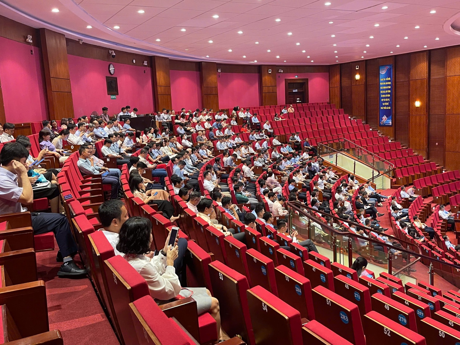 Petrovietnam tham dự Hội nghị toàn quốc về đột phá phát triển khoa học, công nghệ, đổi mới sáng tạo và chuyển đổi số quốc gia Petrovietnam tham dự Hội nghị toàn quốc về đột phá phát triển khoa học, công nghệ, đổi mới sáng tạo và chuyển đổi số quốc gia