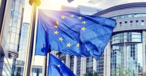 EU muốn tiếp tục hạ giá trần dầu nga