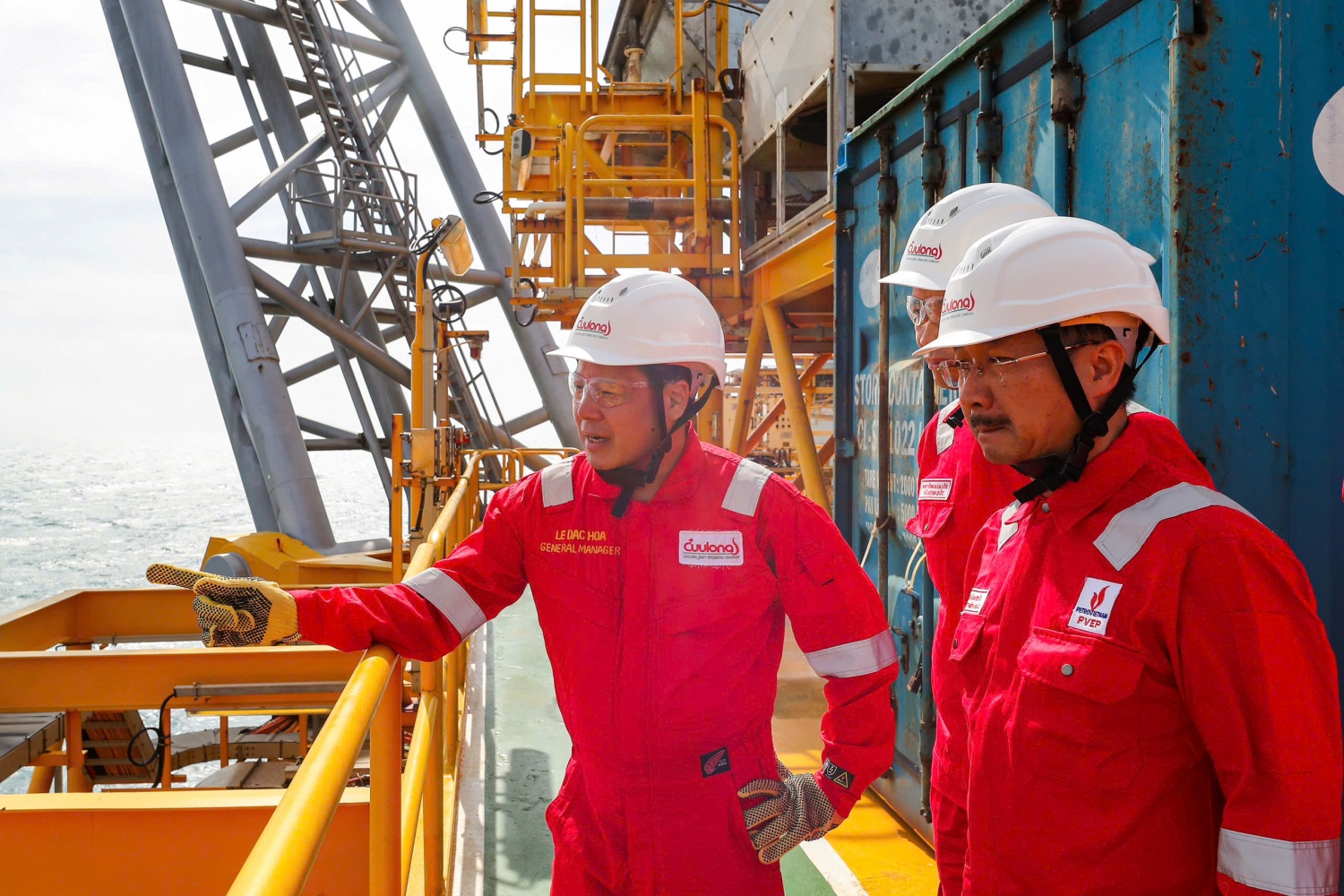Đoàn công tác kiểm tra hoạt động trên các giàn của Cửu Long JOC