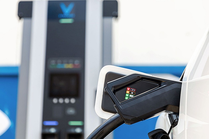 Trạm sạc xe điện phủ khắp Việt Nam: Yếu tố then chốt đưa doanh số xe điện vượt xe xăng Trạm sạc xe điện phủ khắp Việt Nam: Yếu tố then chốt đưa doanh số xe điện vượt xe xăng