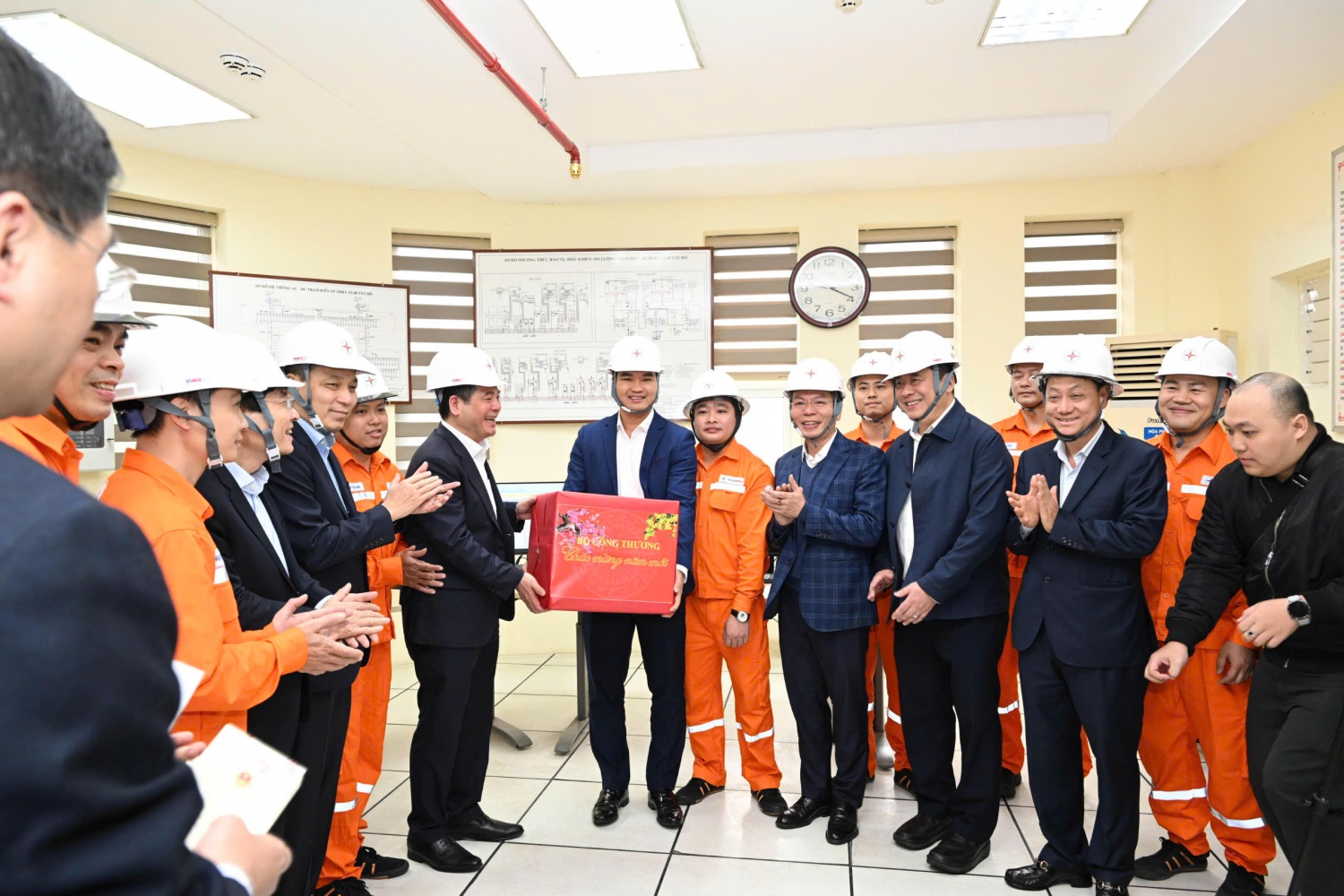 Bộ Công Thương kiểm tra công tác bảo đảm cung ứng điện dịp Tết Nguyên đán 2025 điện