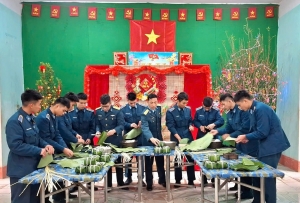 Rộn ràng Ngày hội “Bánh chưng xanh” tại Học viện Phòng không - Không quân