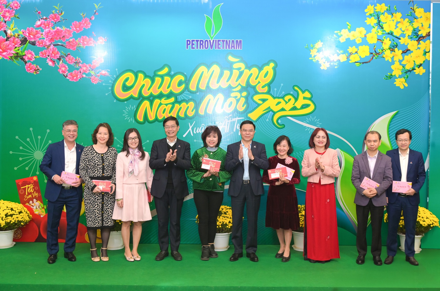 Petrovietnam gặp mặt tân niên Ất Tỵ 2025: 