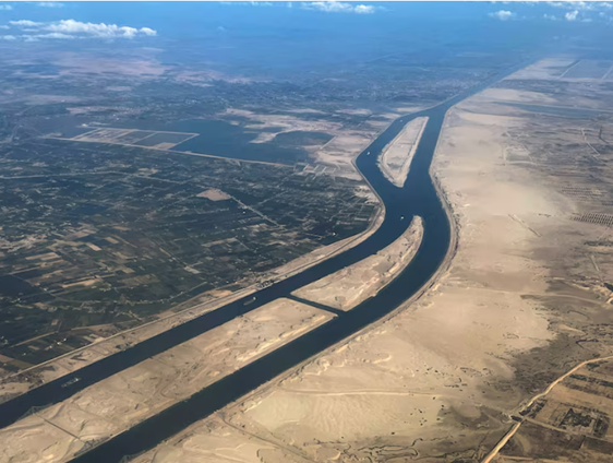 Kênh đào Suez bắt đầu an toàn trở lại đối với tàu chở dầu