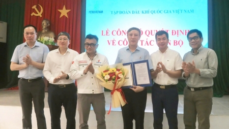 Trao quyết định bổ nhiệm Phó trưởng Ban QLDA Long Phú 1