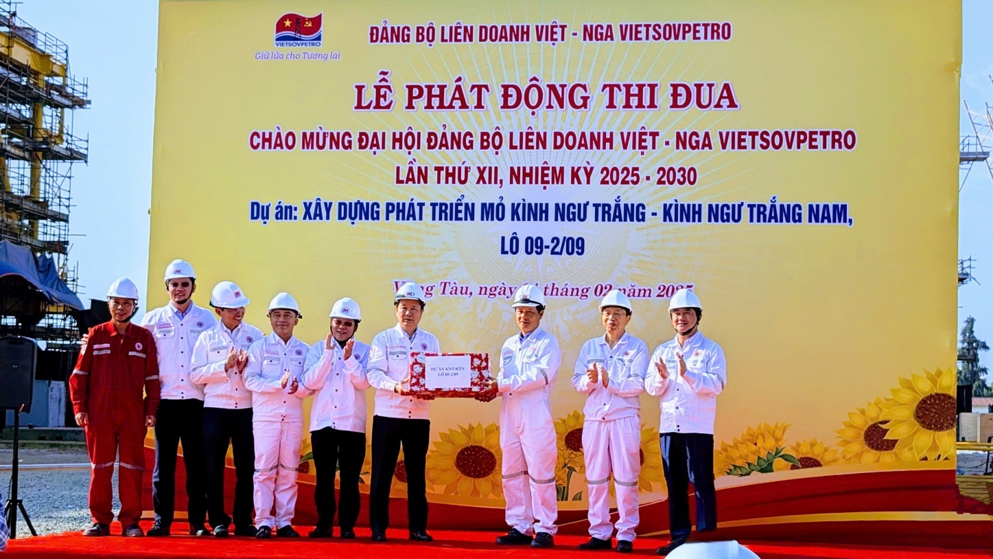 Vietsovpetro phát động thi đua hoàn thành vượt tiến độ dự án Kình Ngư Trắng – Kình Ngư Trắng Nam