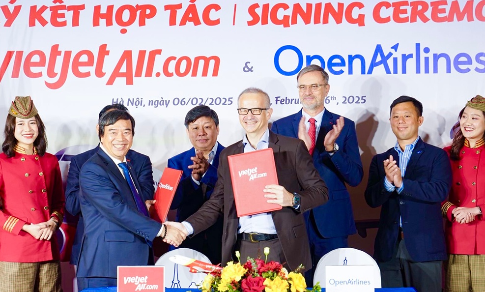 Vietjet hợp tác OpenAirlines tiên phong ứng dụng AI, tối ưu tiêu thụ nhiên liệu bay