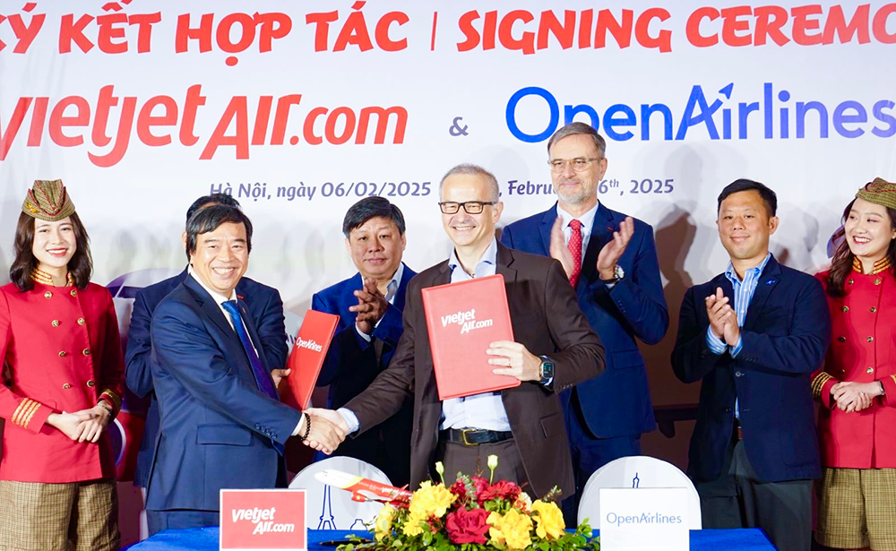 Vietjet hợp tác OpenAirlines tiên phong ứng dụng AI, tối ưu tiêu thụ nhiên liệu bay