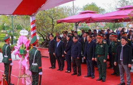 Thủ tướng Phạm Minh Chính dâng hương tưởng niệm cố Thủ tướng Phạm Văn Đồng