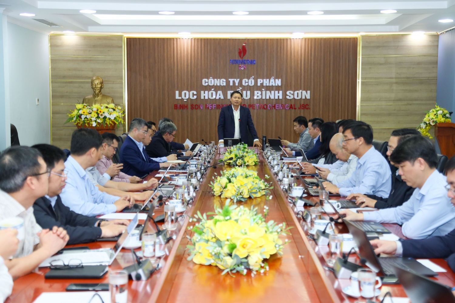 Đồng chí Bùi Ngọc Dương – Bí thư Đảng ủy, Chủ tịch HĐQT BSR, Trưởng ban chỉ đạo phát biểu tại kỳ họp. Đồng chí Bùi Ngọc Dương – Bí thư Đảng ủy, Chủ tịch HĐQT BSR, Trưởng ban chỉ đạo phát biểu tại kỳ họp.