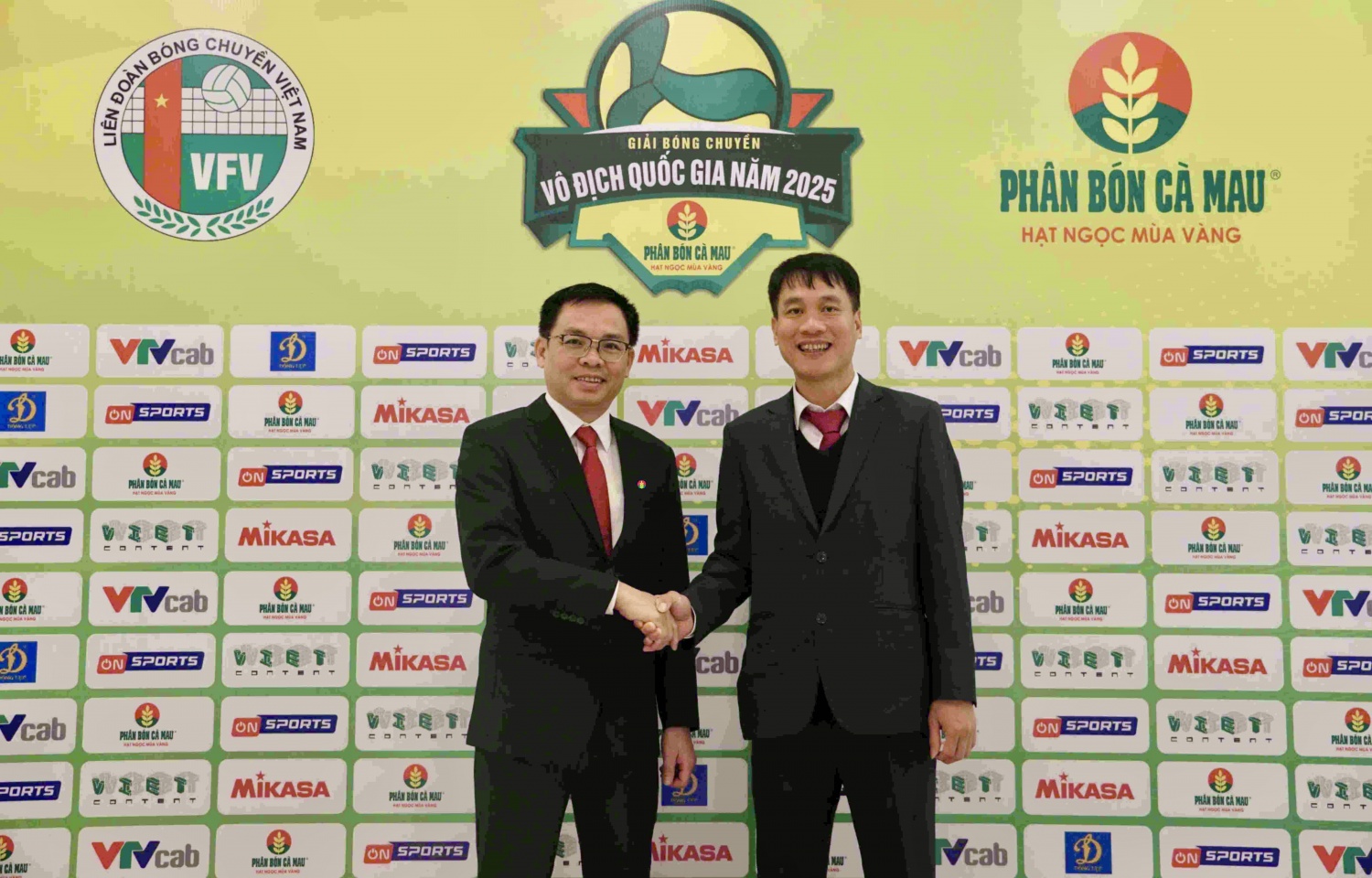 Phân bón Cà Mau là nhà tài trợ kim cương giải bóng chuyền vô địch Quốc gia 2025 2
