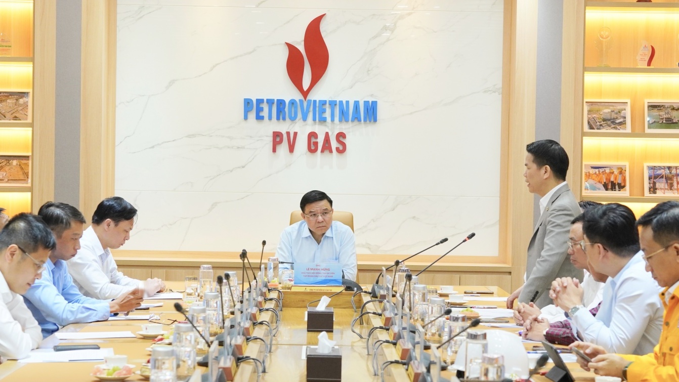 Chairman of Petrovietnam’s BOM, Le Manh Hung urges PV GAS to increase Thi Vai LNG Terminal’s capacity to 3 MTPA