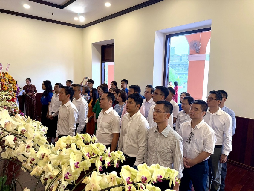 Đảng bộ PQPOC: Trang nghiêm Lễ kết nạp đảng viên tại nơi Bác Hồ ra đi tìm đường cứu nước