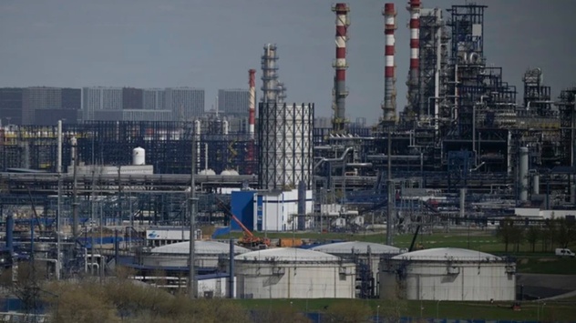 Nga tiếp tục gia hạn lệnh cấm xuất khẩu xăng dầu