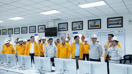 Thúc đẩy phát triển Cụm Khí - Điện - Đạm Cà Mau thành một trung tâm công nghiệp - năng lượng trọng điểm