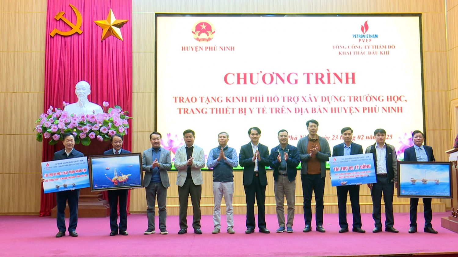 PVEP trao kinh phí hỗ trợ xây dựng trường học, trang thiết bị y tế trên địa bàn huyện Phù Ninh (Phú Thọ)