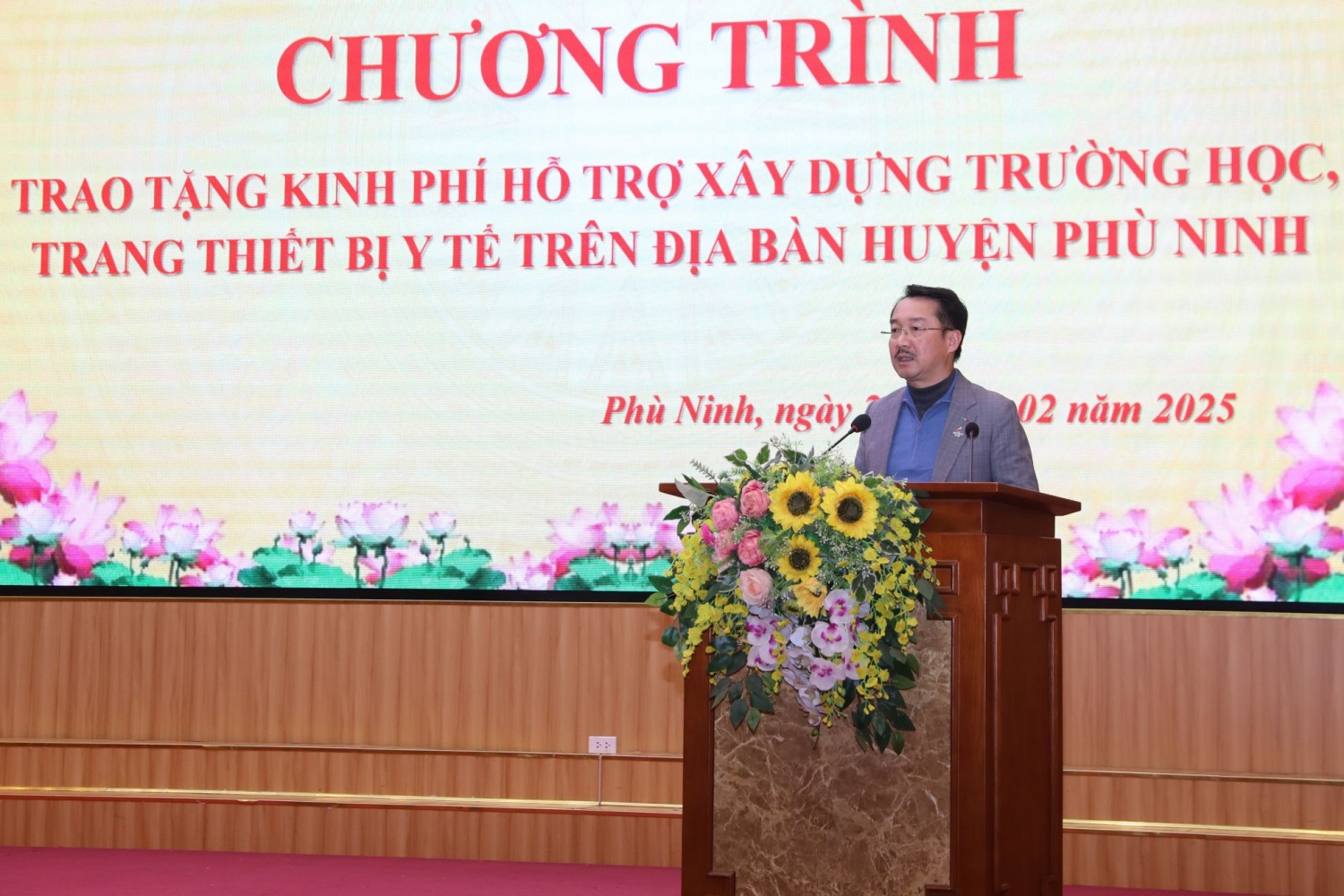 PVEP trao kinh phí hỗ trợ xây dựng trường học, trang thiết bị y tế trên địa bàn huyện Phù Ninh (Phú Thọ)