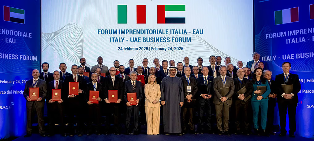 Eni ký kết thỏa thuận chiến lược với các doanh nghiệp UAE Eni ký kết thỏa thuận chiến lược với các doanh nghiệp UAE