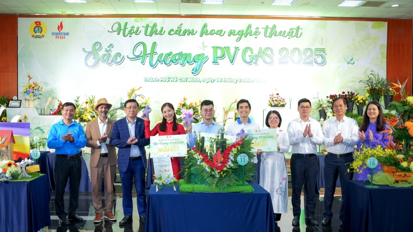 “Sắc hương PV GAS 2025” – Niềm hạnh phúc rực rỡ màu hoa