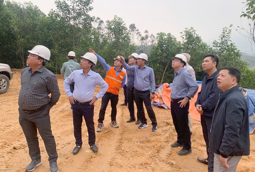 Tập trung nguồn lực, đẩy nhanh tiến độ Dự án đường dây 220kV Huội Quảng - Nghĩa Lộ - Việt Trì